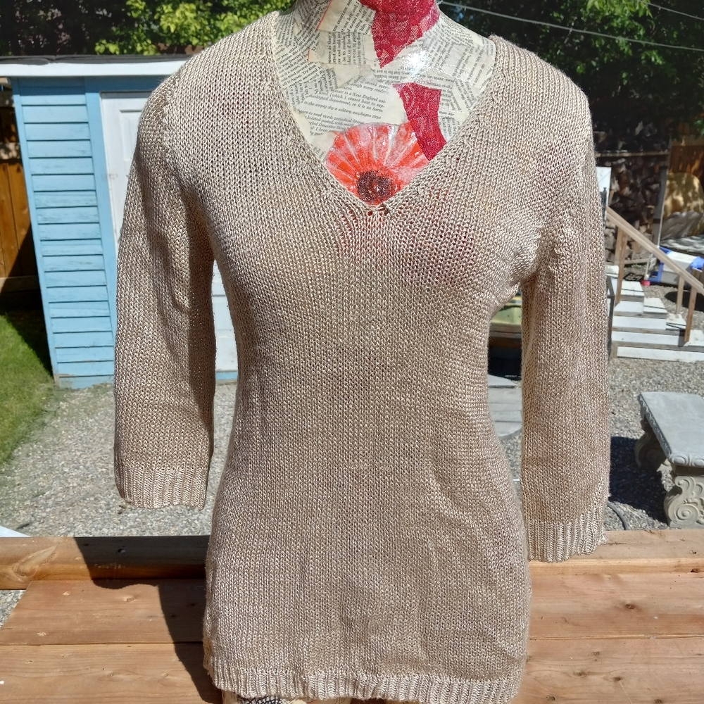 Fun 3/4 length sleeve sweater